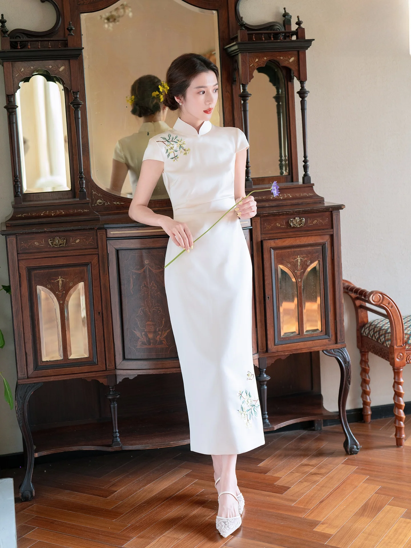   Chinesisches Brautkleid für Herbst und Winter, Verlobungs- und Anstoßkleidung, Rundhals, Bestickt, Polyester, Kurzarm