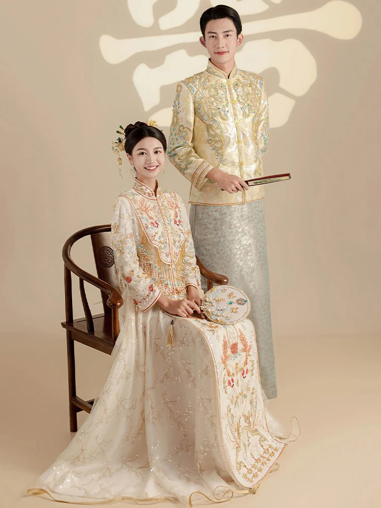 

Свадебное платье цвета шампанского золота для женщин раннего двадцатилетия: сказочно нежное, стройнящее, легкое