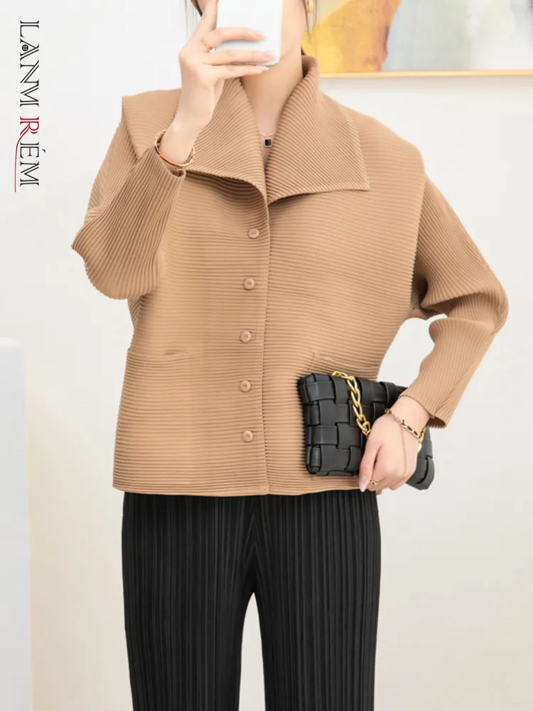 

LANMREM Short Jacket For Women 2024 Autumn New Casual Temperament Loose Large Lapel Single Breasted Pleated Coat 2DA8011