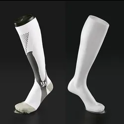 A Seamless Men's Leg Mannequin with Enamel Vinyl Men's Football Socks Stockings Left Leg Model with Magnets to Display Props