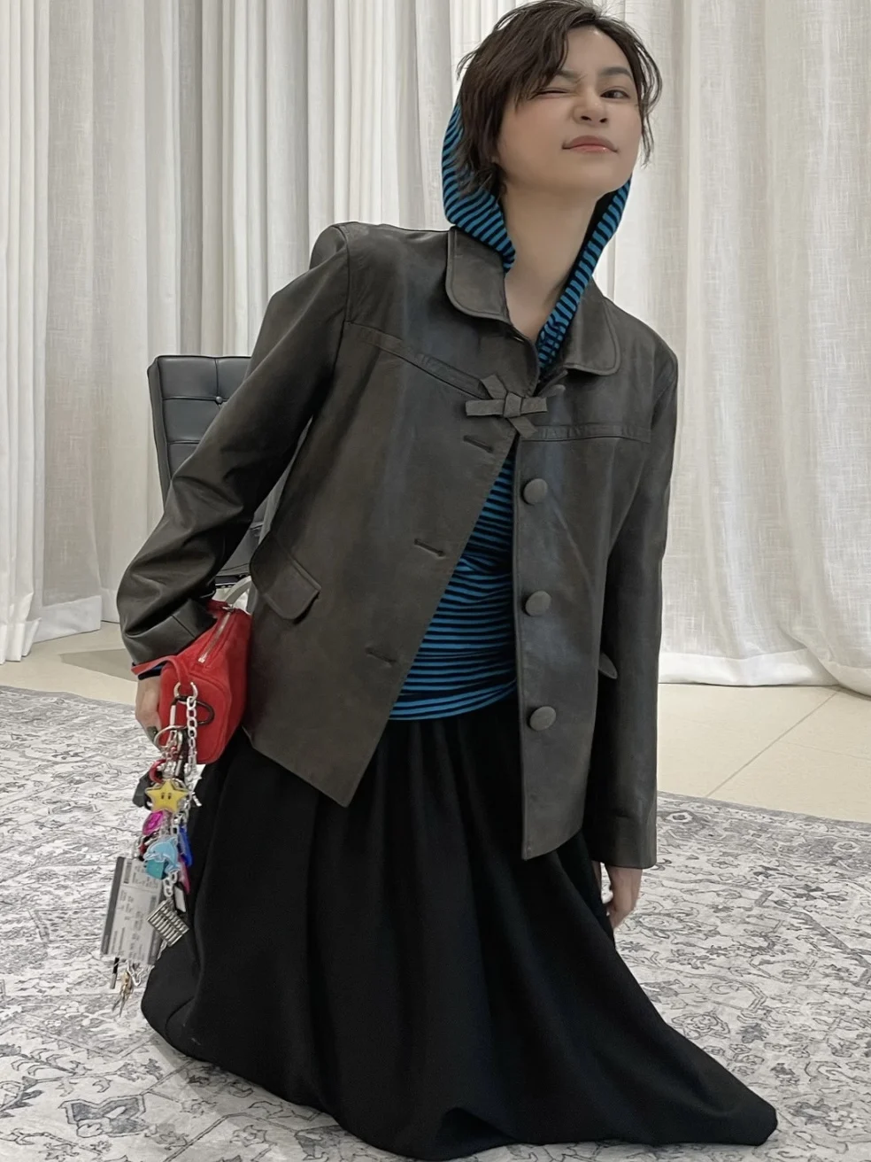 

Экологически чистый однотонный ретро-джат с воротником-бабочкой, кожаное пальто для женщин, дизайн кукольного воротника Thiened Long Sve