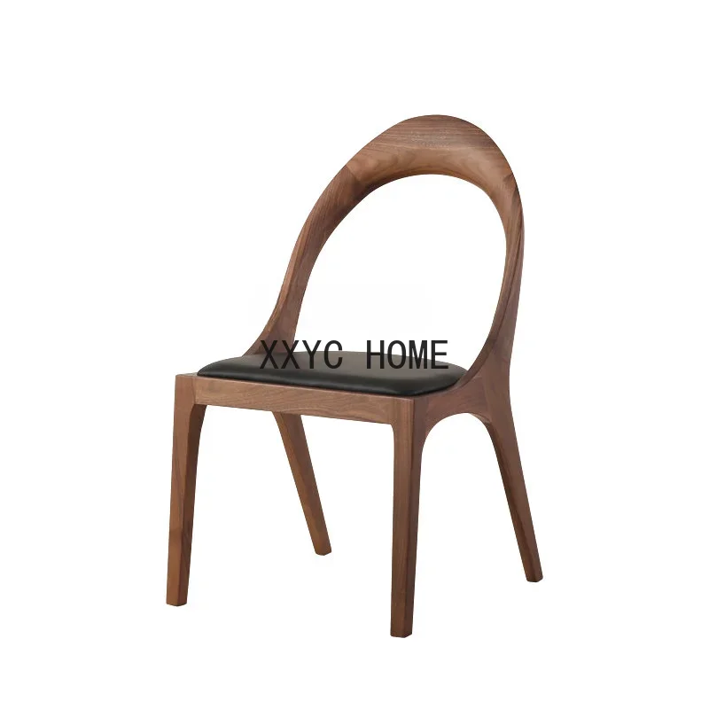 イタリア北欧クラシックホーム北米ブラックウォールナット無垢材ラウンドテーブルレストランダイニングテーブルと椅子セット