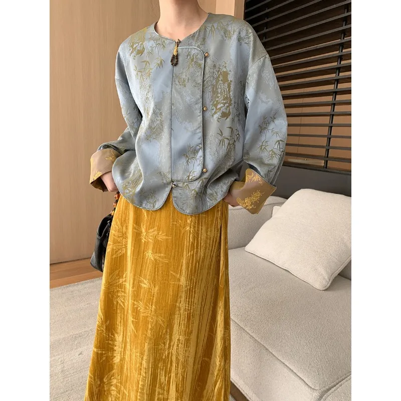 

Новая светло-голубая куртка в китайском стиле с изысканными пуговицами и жаккардовым узором из бамбука, атласная, осень-зима 2025, новая модель CCX5