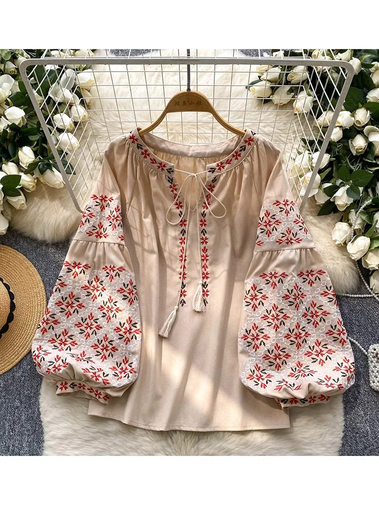 

Women's Spring Autumn Indie Folk Blouse Retro Ethnic New Chinese Lantern Sleeve Shirt Loose Tassel Embroidery Design Top BL187