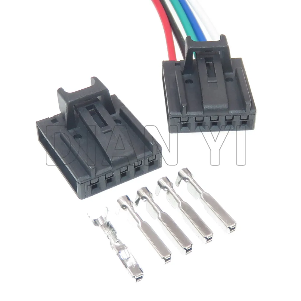 

Комплект из 5 штук: 8R0973705, 8R0973605, 1418778-2, 1563569-1 — автомобильный разъем для рулевого троса, малогабаритная автомобильная розетка переменного тока