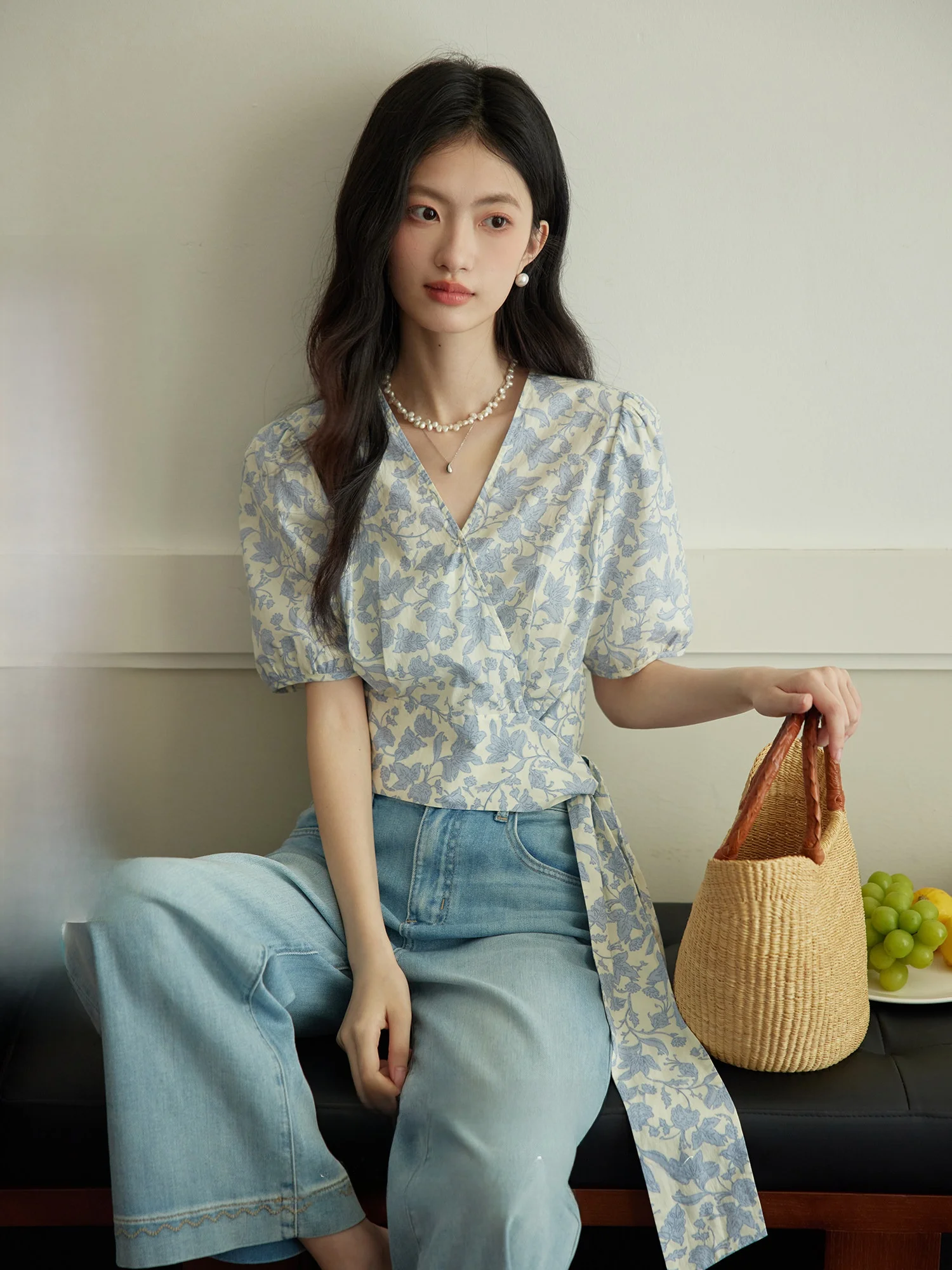 

ORWhite Blue Floral Print irt V-Ne ort Sve Women's Summer Vintage Slimming Knot Design Cotton Bubble Sve