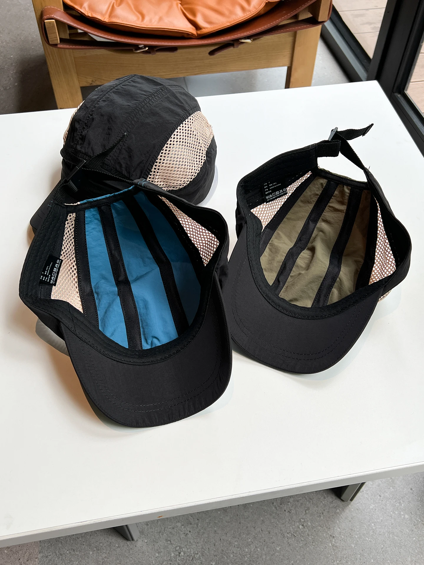 قبعة مطابقة الألوان الرجعية الصيف التجفيف السريع شبكة تنفس قبعة رياضية للرجال والنساء قبعة بيسبول متعددة الاستخدامات عادية