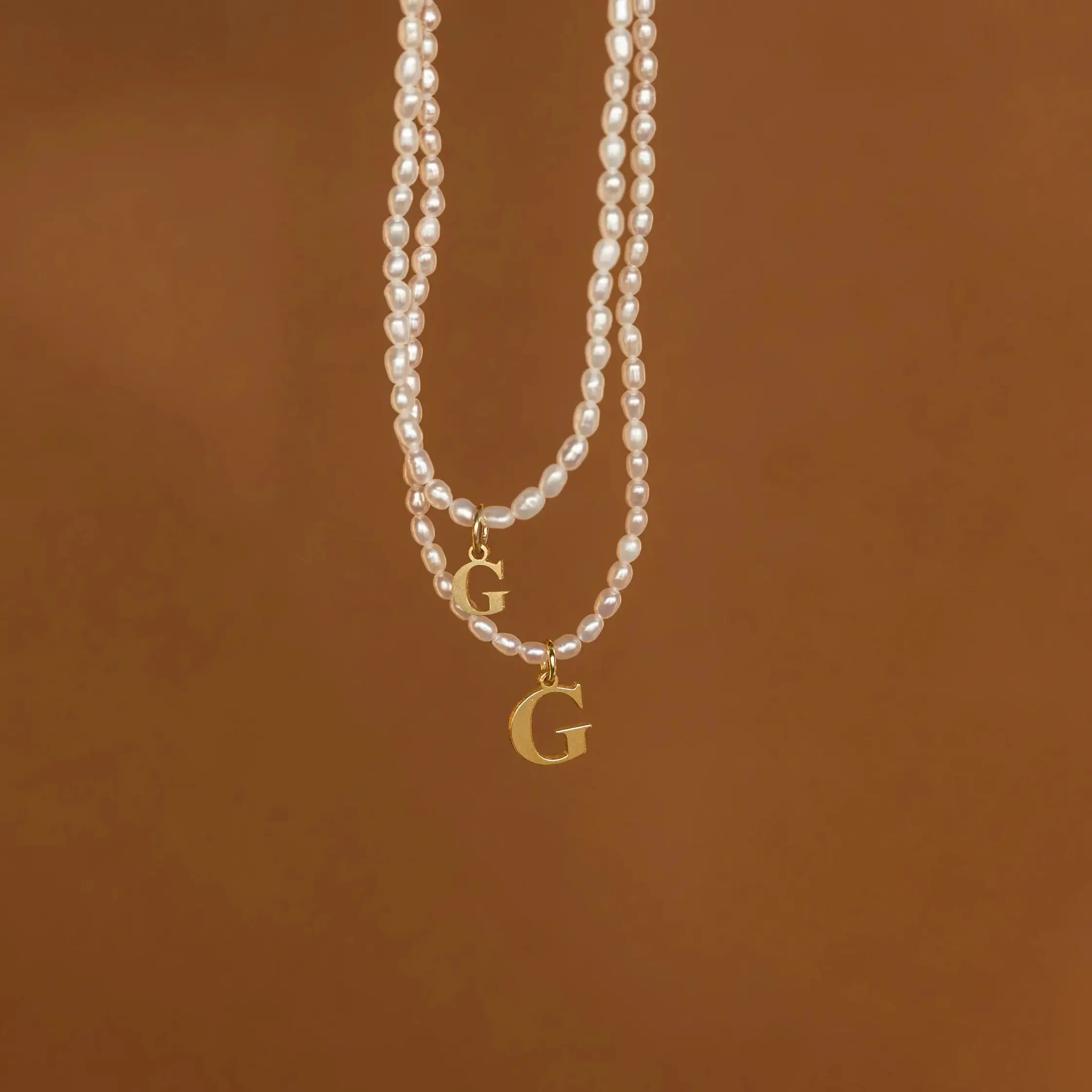 Parel Eerste Ketting Custom Monogram Bedels Met Parel Kraal Ketting Gelaagdheid Gepersonaliseerde Tekst Ketting Cadeau Voor Haar