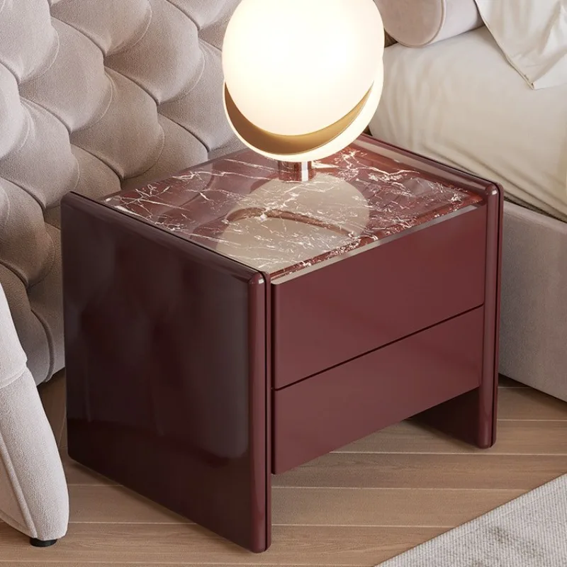 طاولة بجانب السرير مطلية إيطالية بسيطة من الخشب الصلب طاولة بجانب السرير لغرفة النوم الحديثة الراقية، مصممة على الصدر