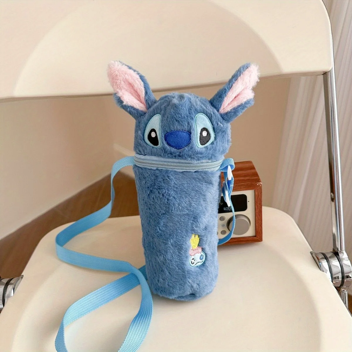 يمكن تحويل حقيبة زجاجات المياه القطيفة بغطاء كوب الترمس الكرتوني إلى حقيبة ظهر صغيرة مناسبة لعشاق الرسوم المتحركة والحياة اليومية #5