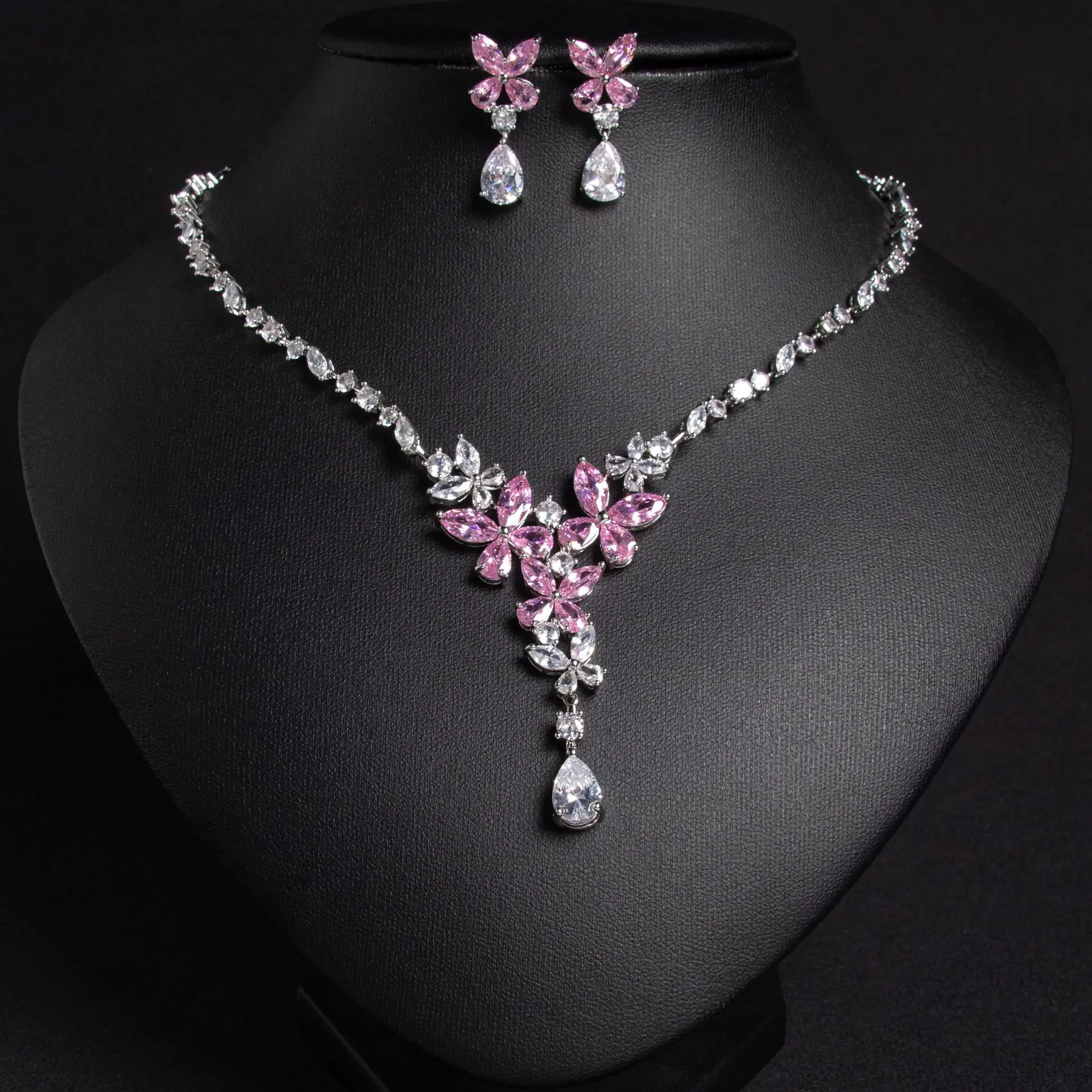 

Zircon Flower Wedding Necklace Earrings Water Drop Tassel Bridal Accessories Dinner Fashion Set Two-piece Wholesale