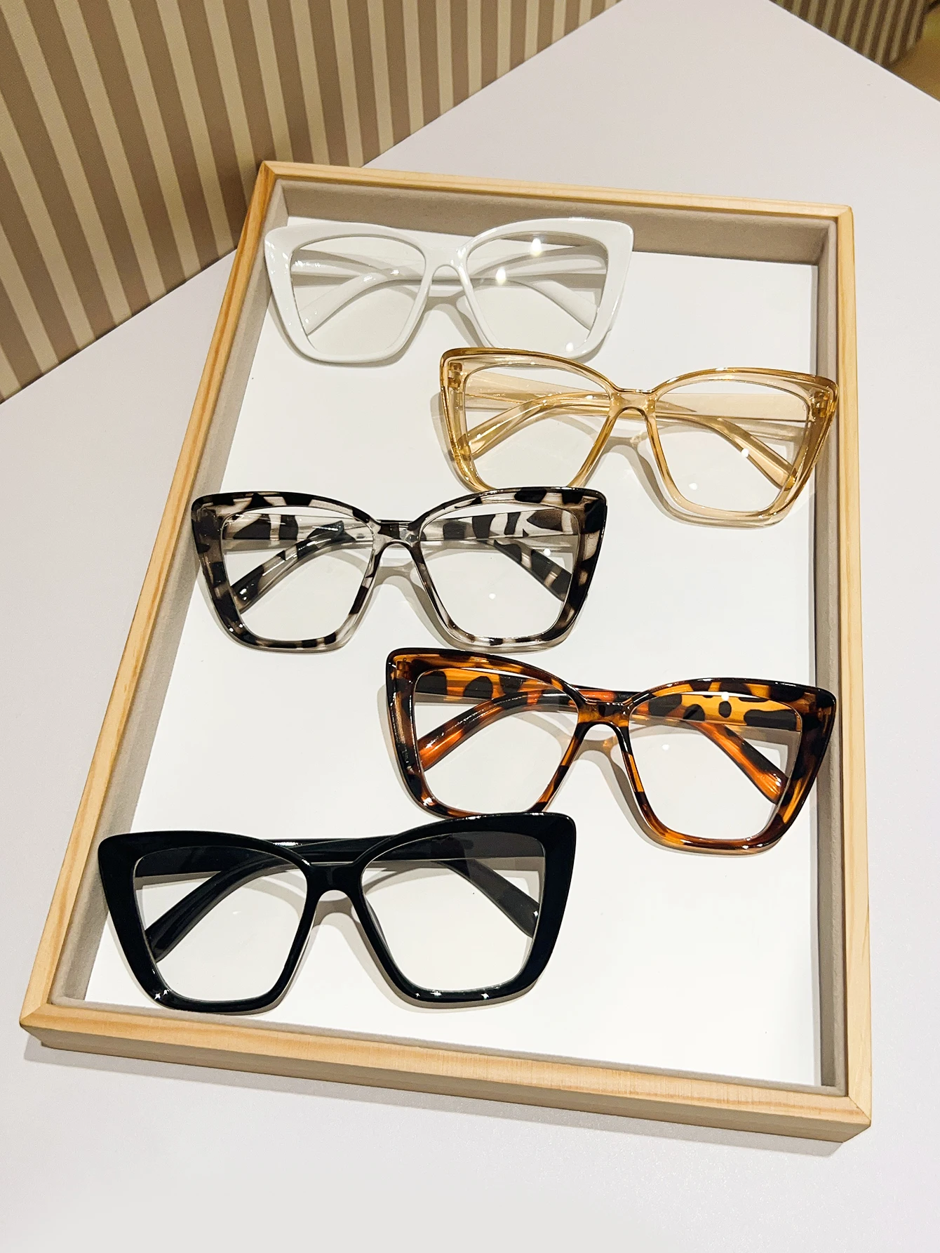 3pcs/5pcs set of female/male cat eye style transparent glasses for watching TV, playing games, reading, daily life decoration