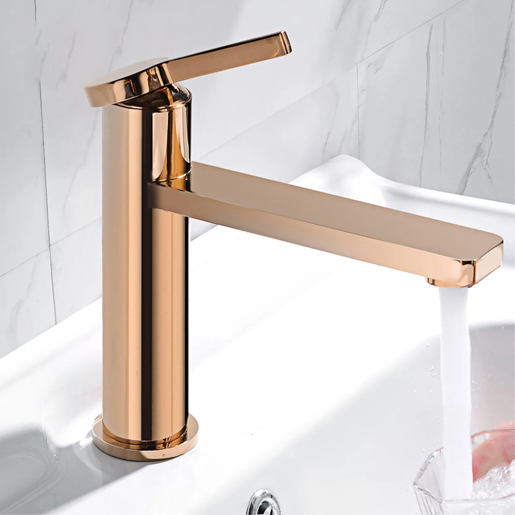 Imagem -03 - Champagne Ouro Banheiro Torneira de Bronze Design Simples Único Furo Único Punho Frio e Quente Duplo Controle da Bacia Dourada