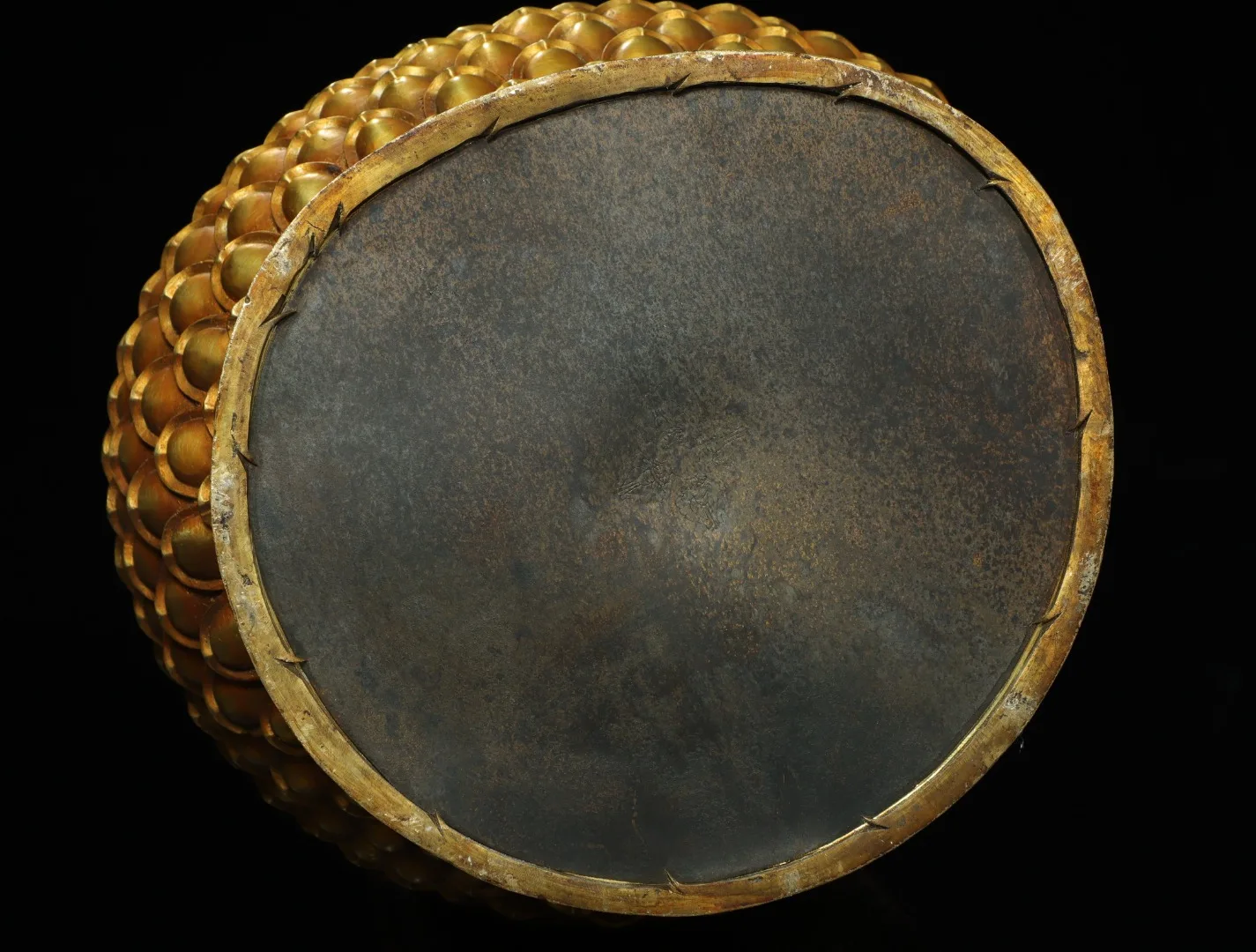 

28-дюймовая старинная бронзовая позолоченная статуя Будды Амитабхи Шакьямуни в позе Паринирваны с высоким рельефом, коллекция народного искусства Цзиган, для храмов