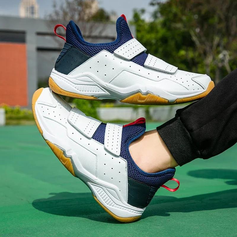 Chaussures de tennis à lacets pour hommes, baskets de jogging en plein air, chaussures de sport confortables, légères et douces, nouveau style populaire, livraison gratuite