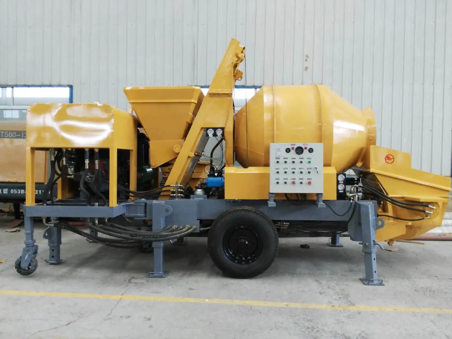 Hot Selling Small Diesel Portable Concrete Mixer And Pump With Capacity 40m3