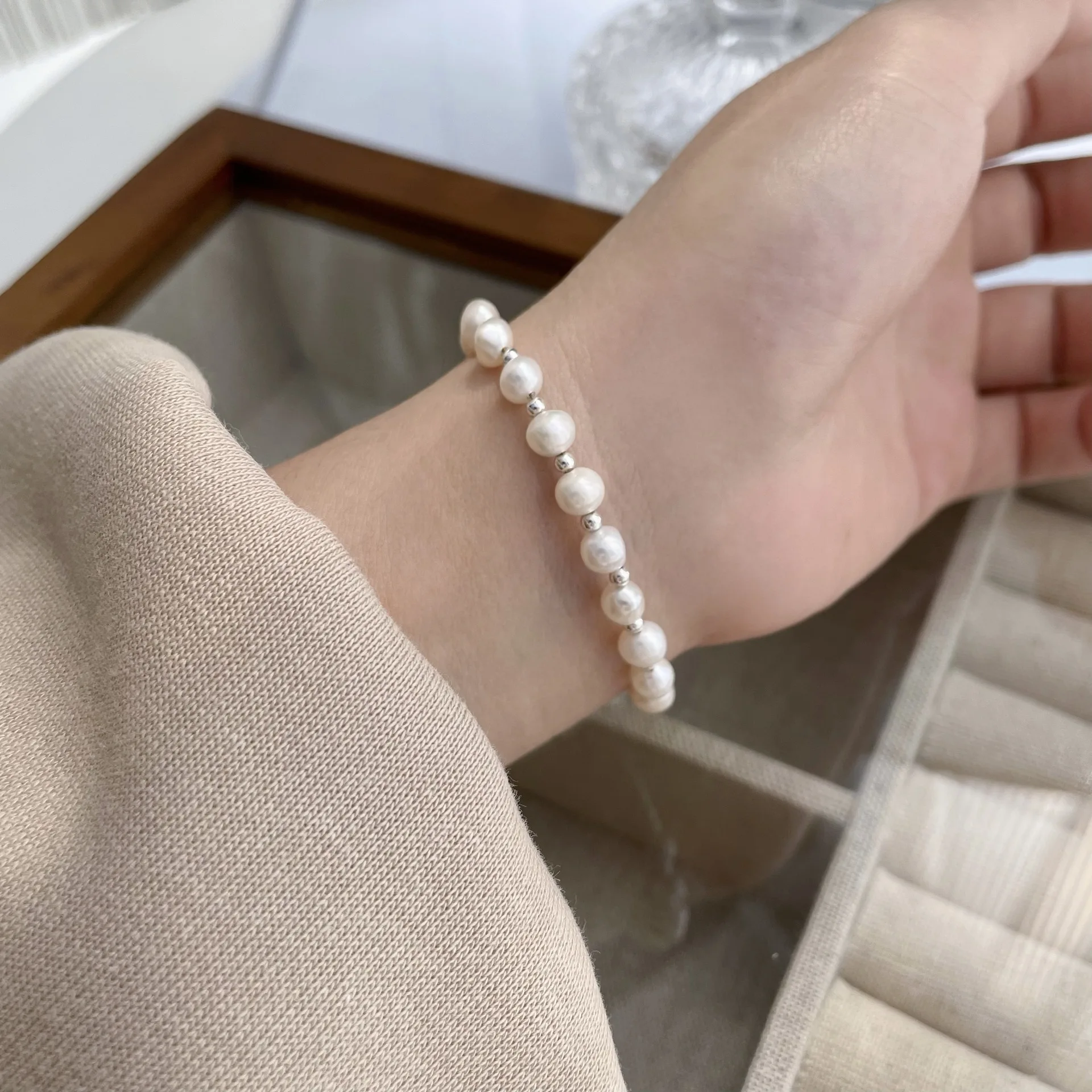 

Elegant Summer Jewelry Ins Simple Korean Style Fashion S925 Sterling Silver Curved Tube Pearl Bracelet for Women
