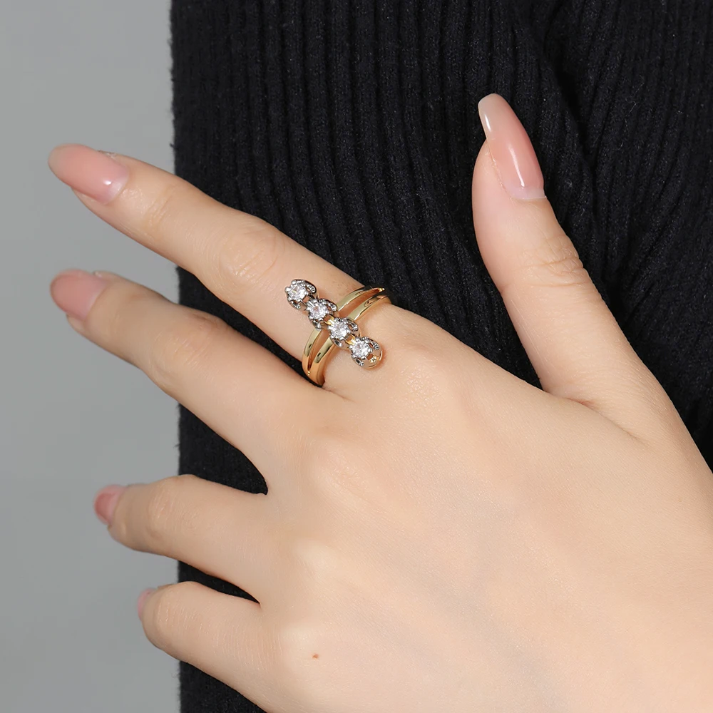 Lineares Set aus Zirkon-Ohrringen und -Ringen, 14K vergoldeter Modeschmuck, vielseitige Accessoires für den täglichen Arbeitsweg. – Detail 4