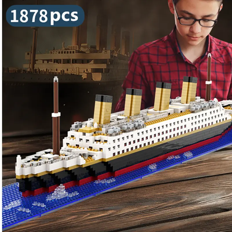 Brinquedo de montagem de blocos para crianças Navio de cruzeiro gigante Titanic Kit modelo de tijolos Quebra-cabeça de partículas pequenas, presente de aniversário Desltop