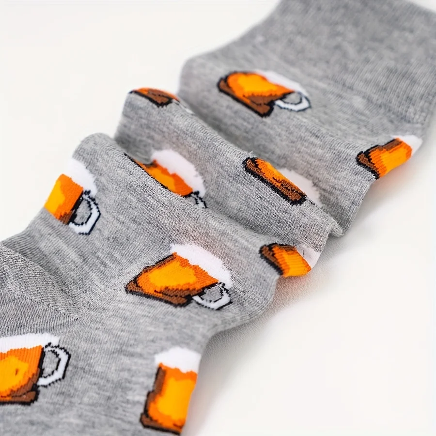 A pair of autumn and winter new gray beer mug men's fashion cotton socks mid-tube socks