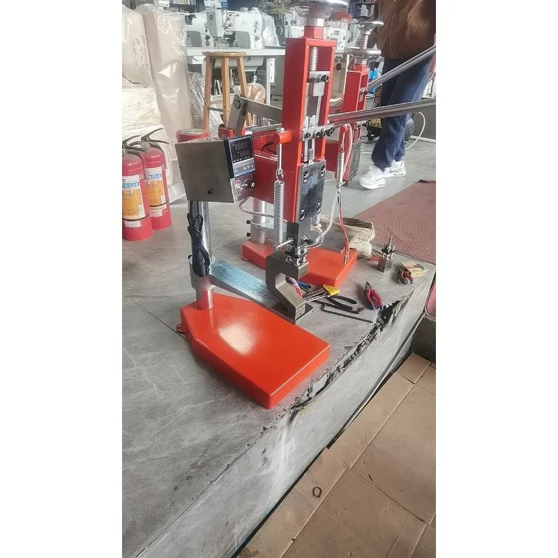 

Manual bronzing machine, pneumatic leather machine, hot press