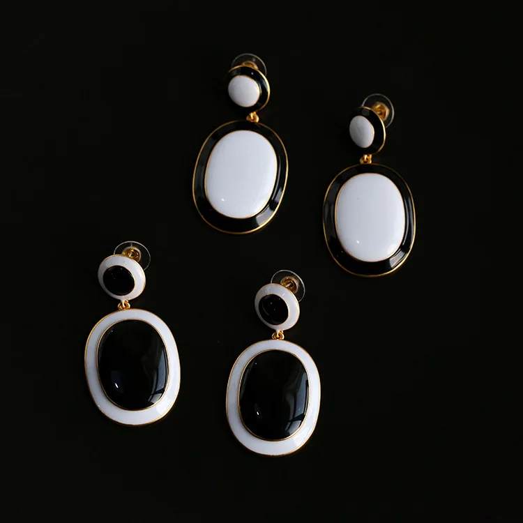 Retro Fashionable Enamel Glazed Oval Classic Black And White Artistic Earrings For Woman Fashion Outfit Gift Jewellery