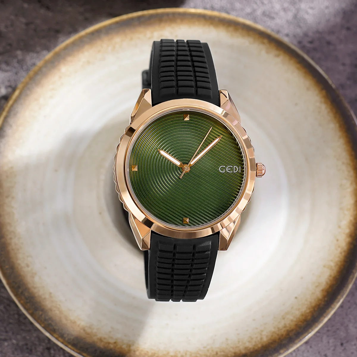 Unisexowy sportowy silikonowy męski zegarek Prosty, wysokiej klasy czarny wodoodporny zegarek studencki Modne damskie zegarki kwarcowe na rękę