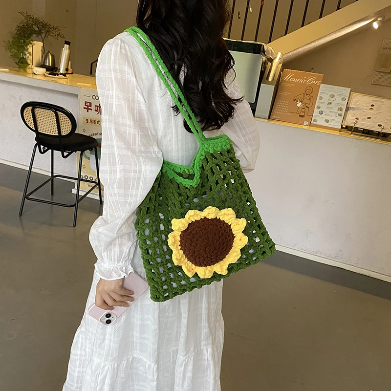 

Summer Essential Handmade Crochet Sunflower Tote Bag 2026 Fashion Vacation Versatile Shoulder Bags Hollow Knitted Shoulder Purse