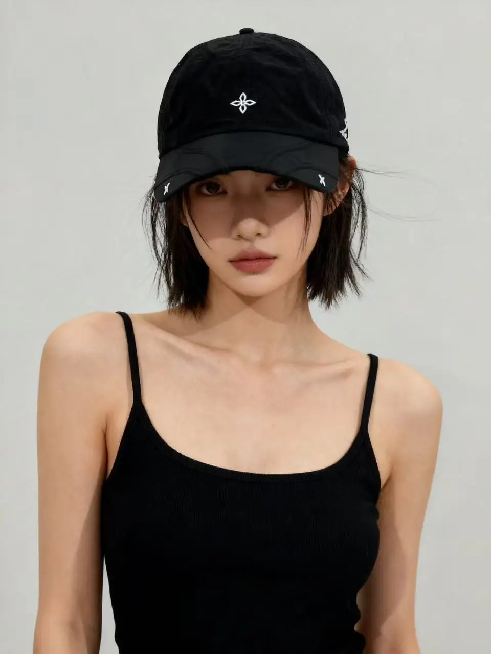 

Quick Dry Breathable Baseball Cap Unisex Lightweight Outdoor Hat with Cross Stitch Duckbill Perfect for Summer Sun Protection
