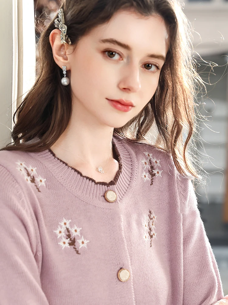 سترة نسائية من I Believe You لخريف 2025 سترة محبوكة مطرزة باللون الأرجواني الجديد بأكمام طويلة 2254146098