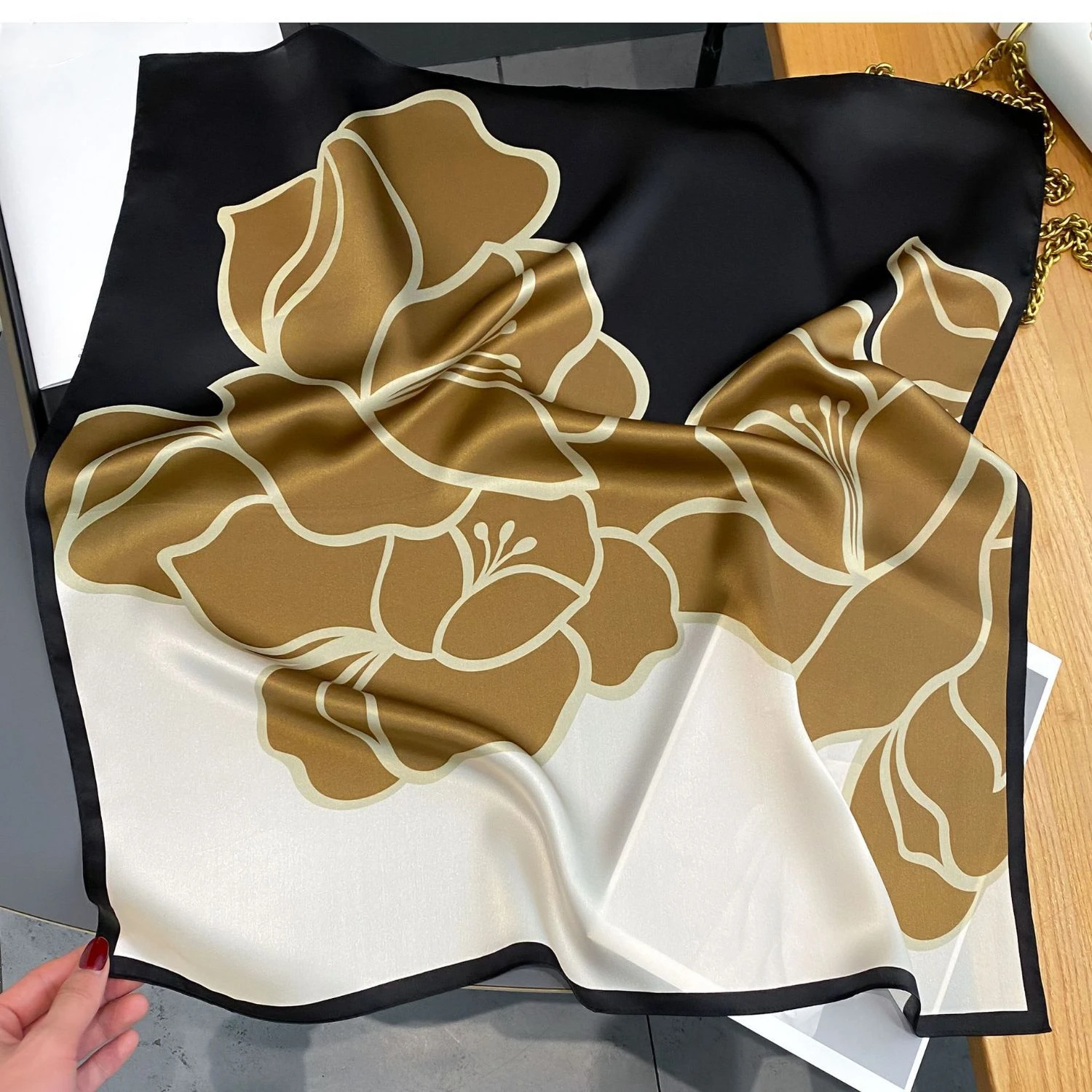 Frühling/Sommer Rosa Blume 70*70 cm Quadratischer Schal für Damen Mode Dekoration Bandana Weich Bedruckt Urlaub Stirnband Schal – Detail 6