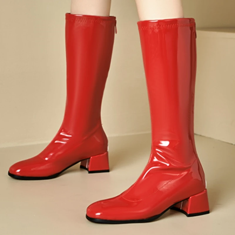 

Красные женские сапоги до колена Черно-белые высокие сапоги на молнии на низком каблуке Длинная осенне-зимняя обувь Женская обувь большого размера