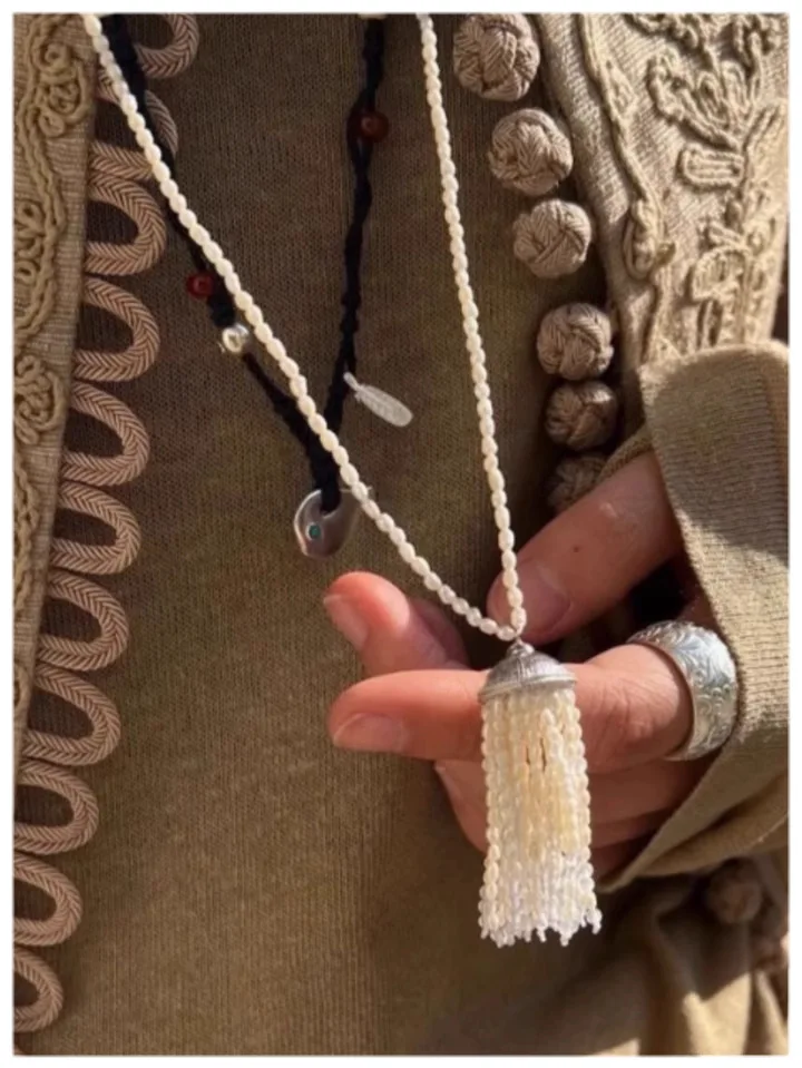 Kitykiss Shell Beaded Tiger Eye Stone Necklace/Pearl Tassel Silver Pendant/Silver Texture Pendant/Niche Light Luxury Style