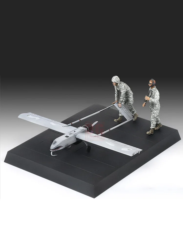 Academy Assembly Aircraft Model Kit, 12117, Exército dos EUA, RQ-7B, UAV 1/35