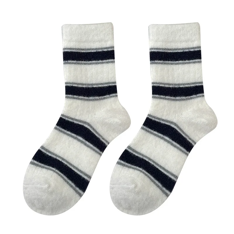 1/5 أزواج من الجوارب النسائية الدافئة السميكة والبسيطة والمريحة متوسطة الطول لخريف وشتاء، جوارب كاجوال لطيفة ومتعددة الاستخدامات