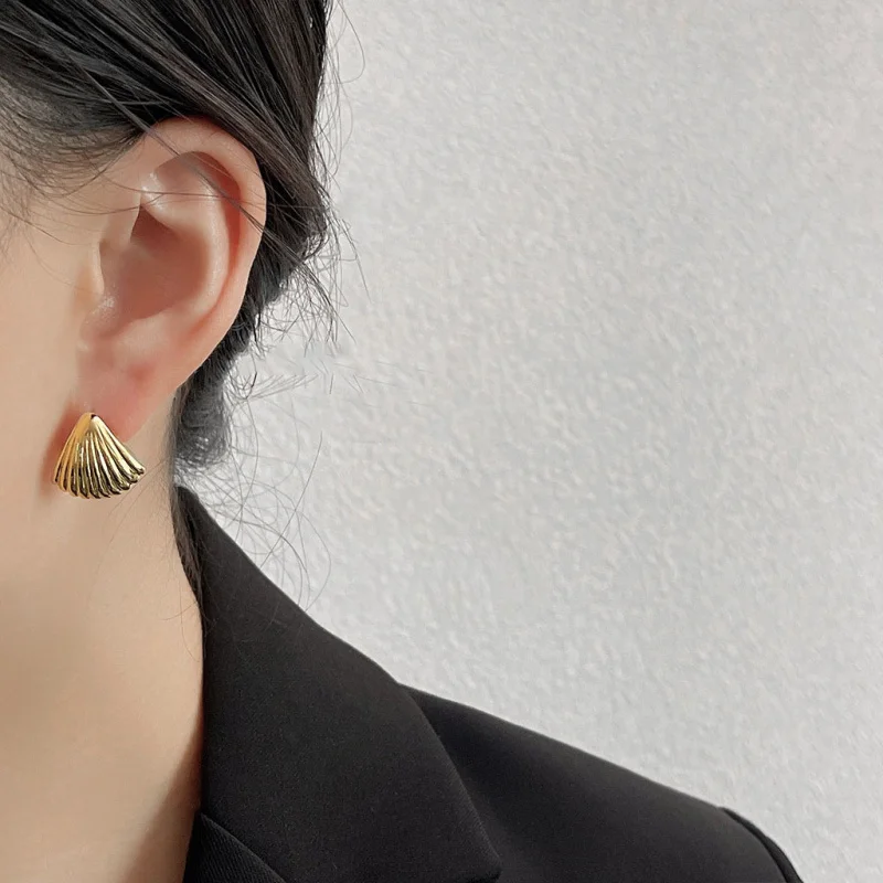 Golden Big hoop Earrings Korean Geometry Metal Earrings For women Female Retro Drop Earrings 2024 Trend Fashion Jewelry