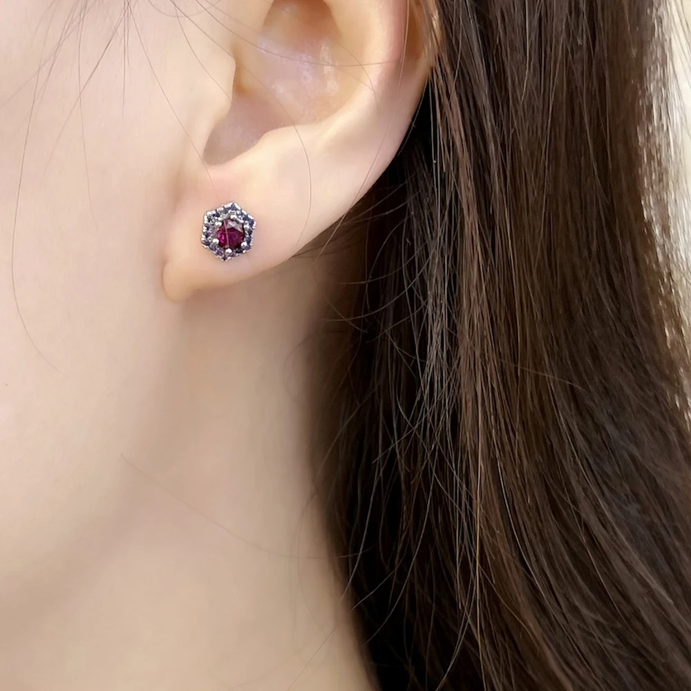 六角形の赤いスタッドピアス、ヨーロッパスタイルのファインジュエリー、女性用手作りギフト、925スターリングシルバー