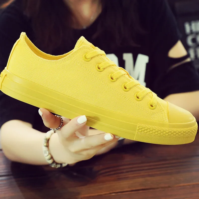 New Spring / Autumn Lace Up Student Couple Men\'s and Women\'s Breathable Canvas Shoes Low Top Youth Casual Shoes Mens Shoes