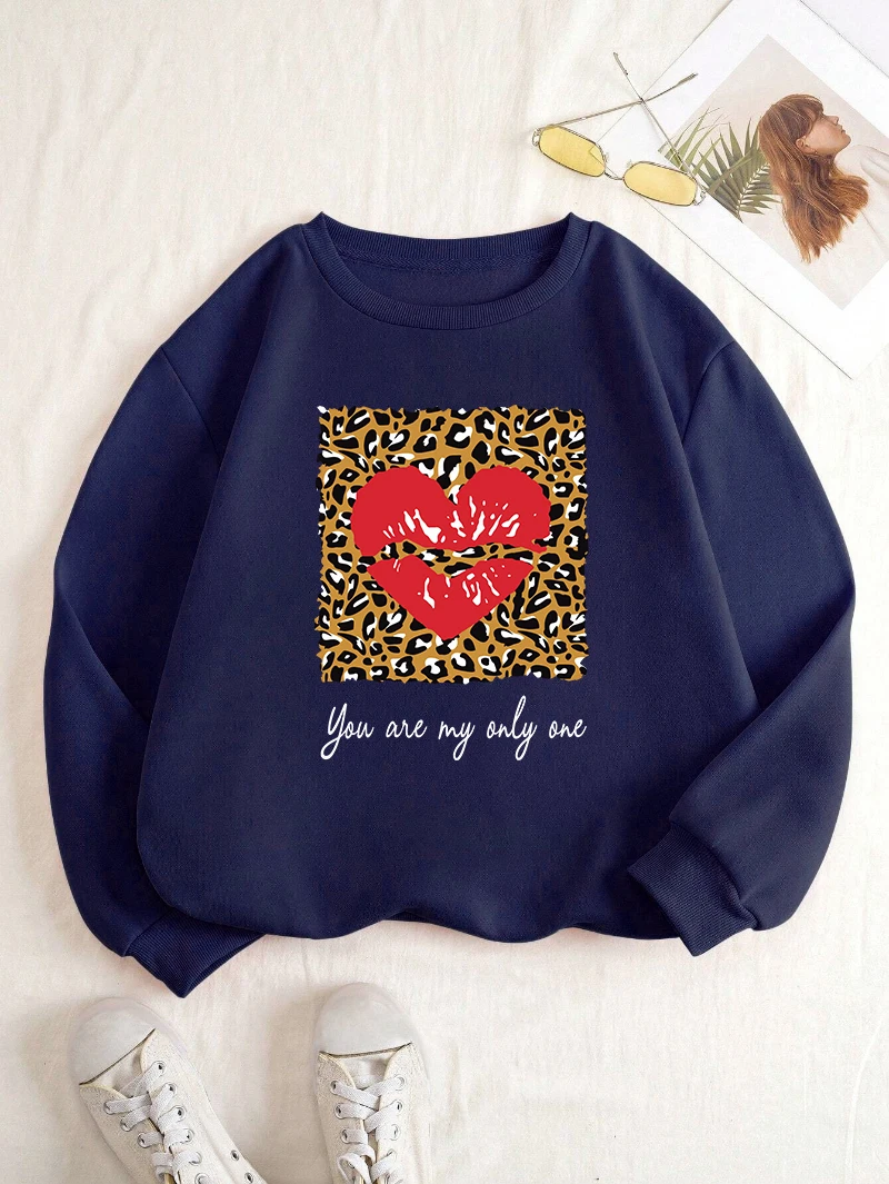 Autumn Womens Pullover Leopard Lip Love Graphic Printing Hoodie Loose Crewneck Warm Fleece Sweatshirt Street Female Clothing