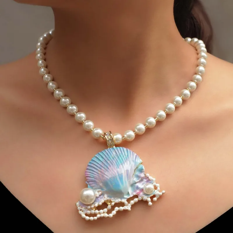 New Classic Jewelry Retro Colorful Shell Marine Life Design Exaggerated Personality and Fun Light Luxury Niche Fashion Necklace
