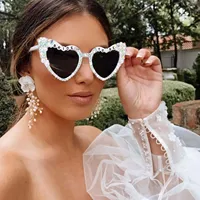 1Pair Bachelorette Party Bride Sunglasses Heart Shaped Glasses for Women Bridesmaid Bride Photo Tools Party Gift Accessories
