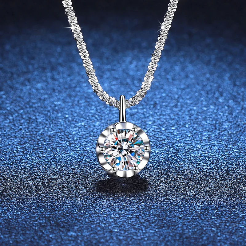 

Platinum PT950 18K Gold Pendant Moissanite Necklace Shimmering Crown Cauliflower Chain 1 Carat 2 Carat Moissanite Necklace