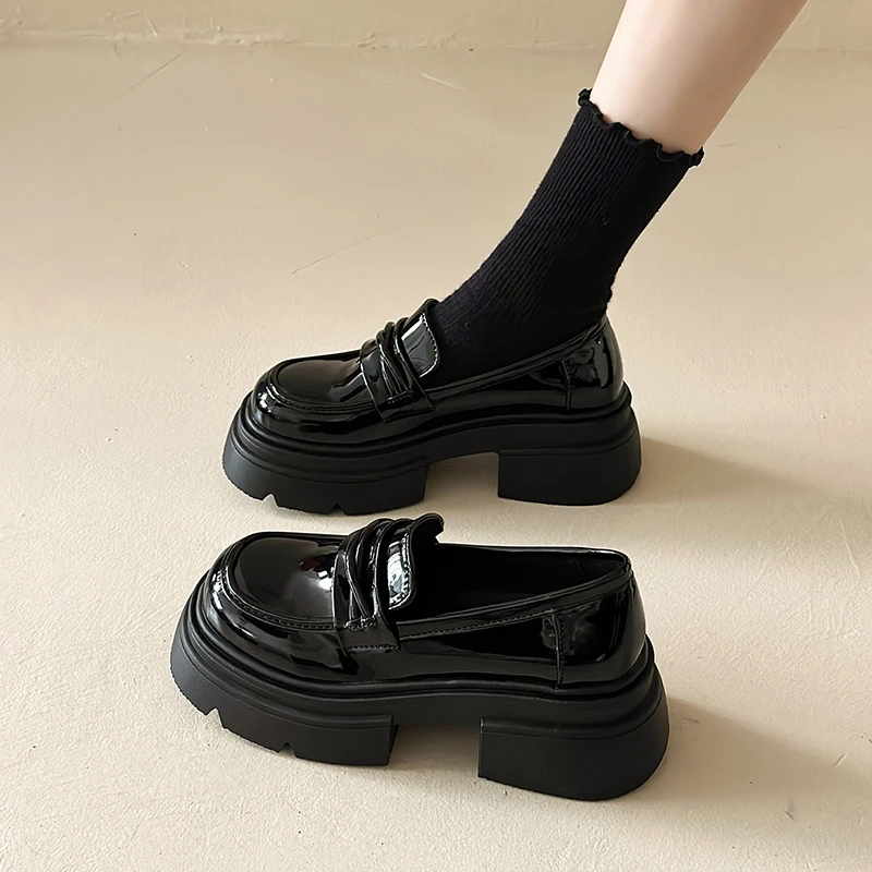 

Новая универсальная женская обувь в стиле ретро, британские туфли на массивном каблуке, маленькие кожаные туфли на толстой подошве, увеличивающие рост