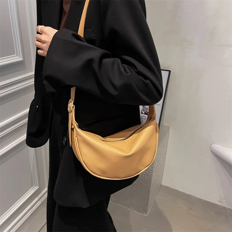 New Women\'s Black Crossbody Bag Underarm Bag PU Classic Fashion Versatile Solid Color Shoulder Bag Large Capacity Dumpling Bag