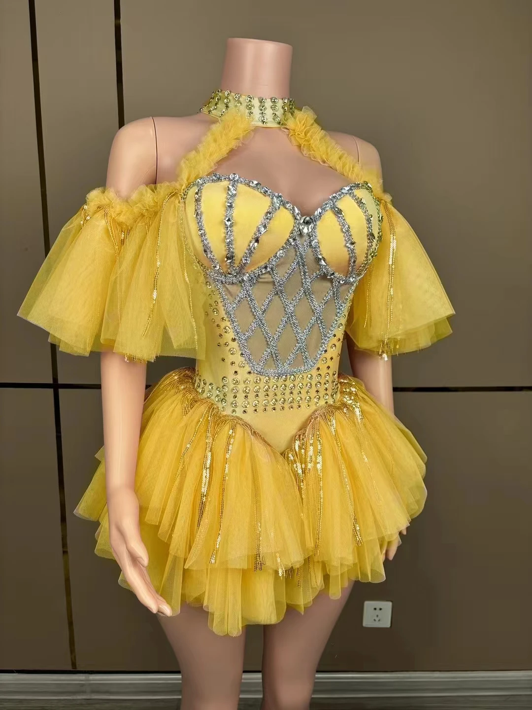 Moda femminile ballerino cantante gruppi strass abito corto costume da ballo festa di compleanno sera celebra outfit abbigliamento da palcoscenico