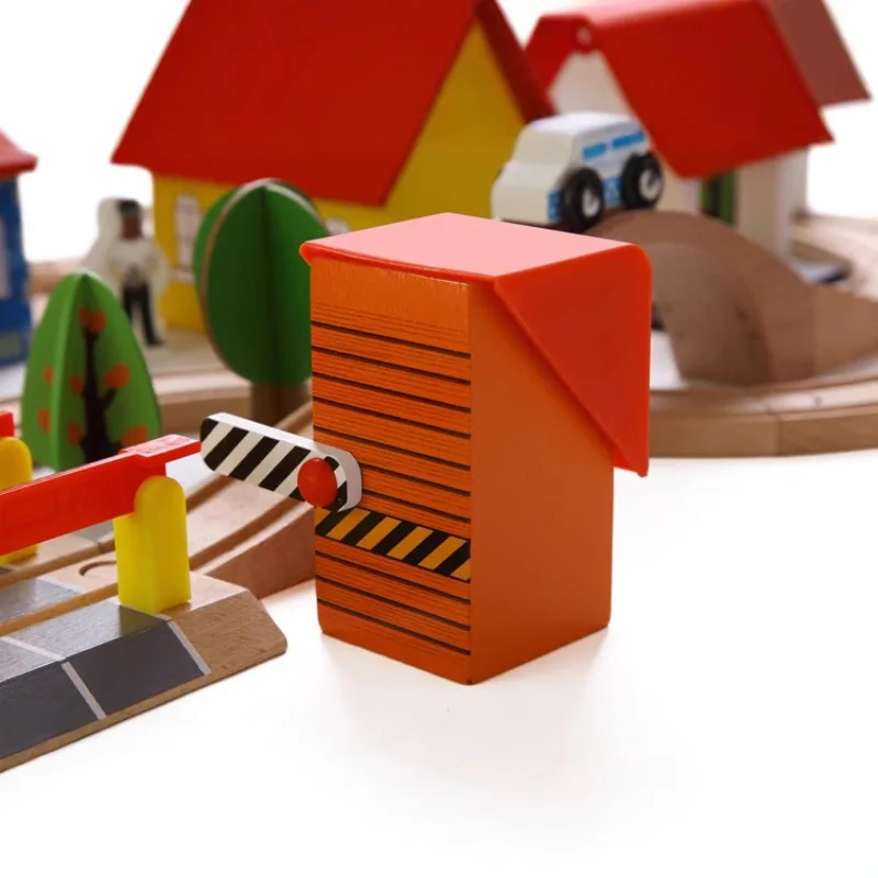 Giocattoli da pesca Bambini Treno ferroviario Giocattoli Set Treno magnetico Diecast Slot Toy T-homas Track Pista in legno Treno Ferrovia pianura aeroporto