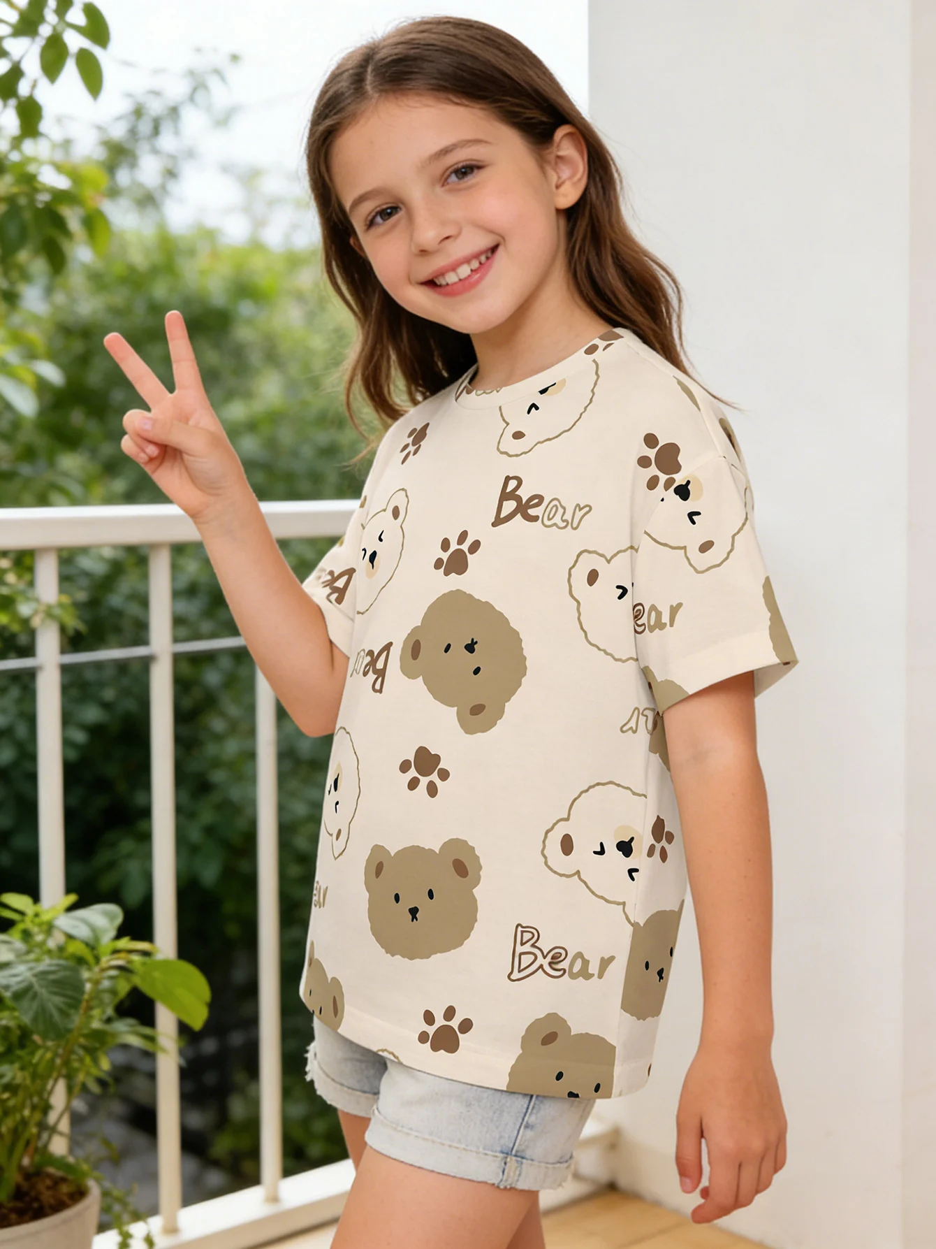 

2026 Girls Beige Bear Bear Claw Full Print Short Sleeve T-Shirt Casual Top