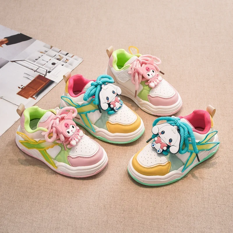 Kawaii Cartoon Sports Shoes para crianças, Kawaii Sneakers, Kuromi, Anime Sanrio Ins Cinnamoroll, pingente fofo, presentes adoráveis, moda, Y2k