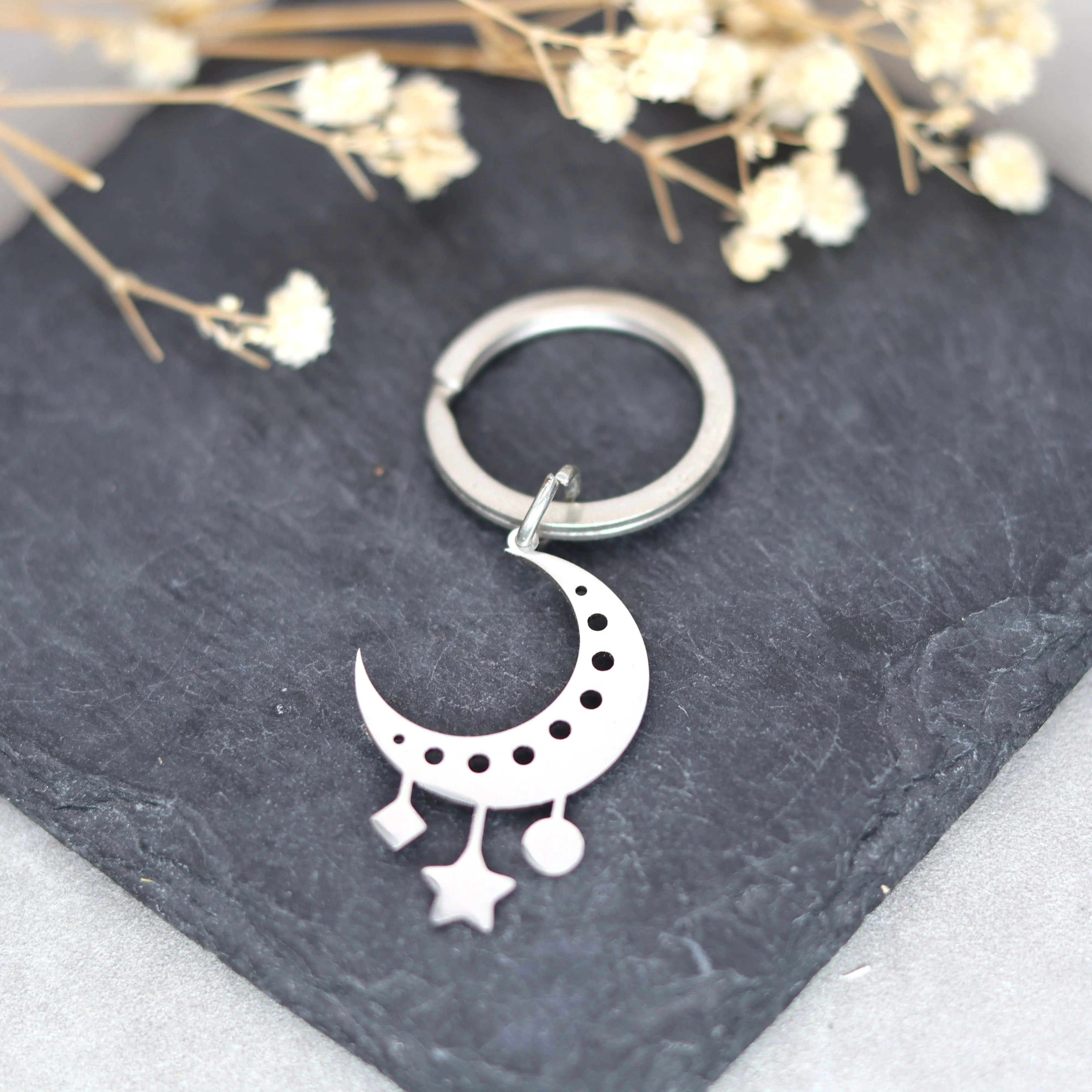 Vintage Crescent Tassels Star Pendant No Fade Stainless Steel Keychain for Women Men Amulets Accessories Bag Car Keyrings Decor