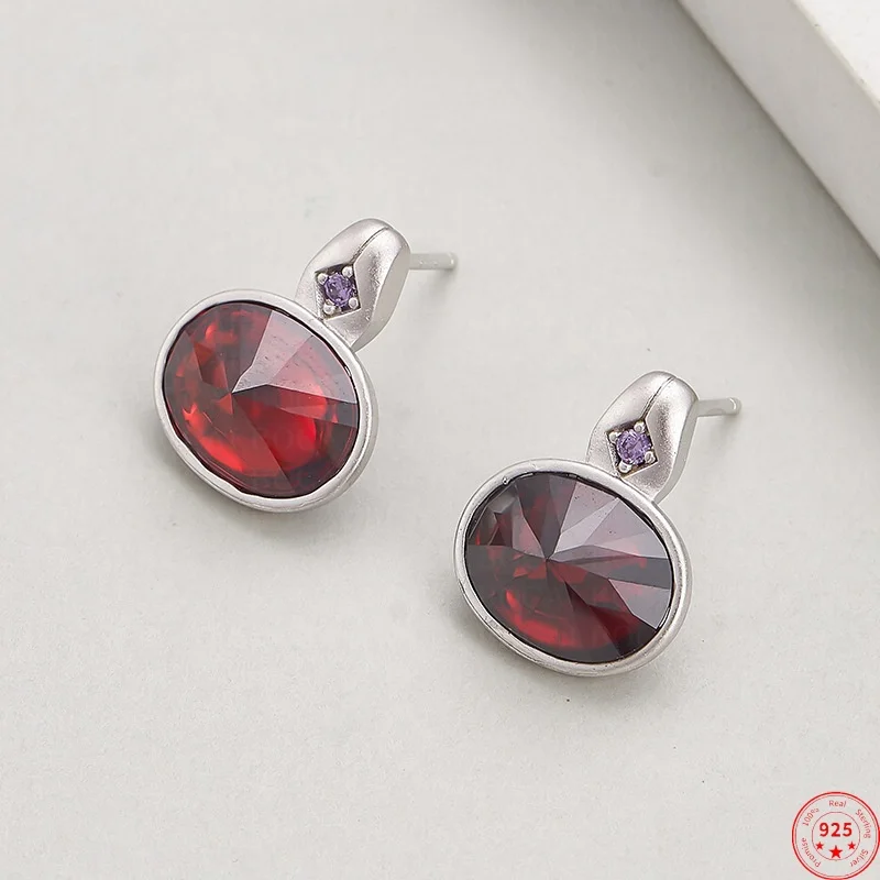 

S925 Sterling Silver Charms Studs Earrings for Women Tangent Plane Garnet Ear Studs Palace Style Fashion Jewelry Free Shipping